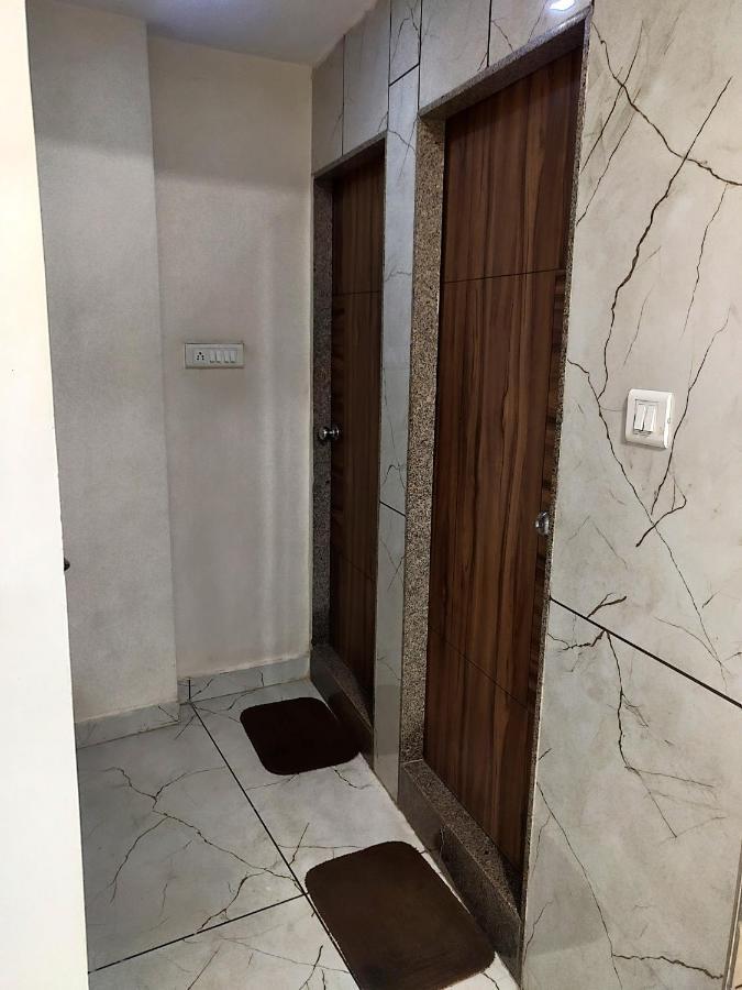 Hotel Milan Ахмедабад Экстерьер фото